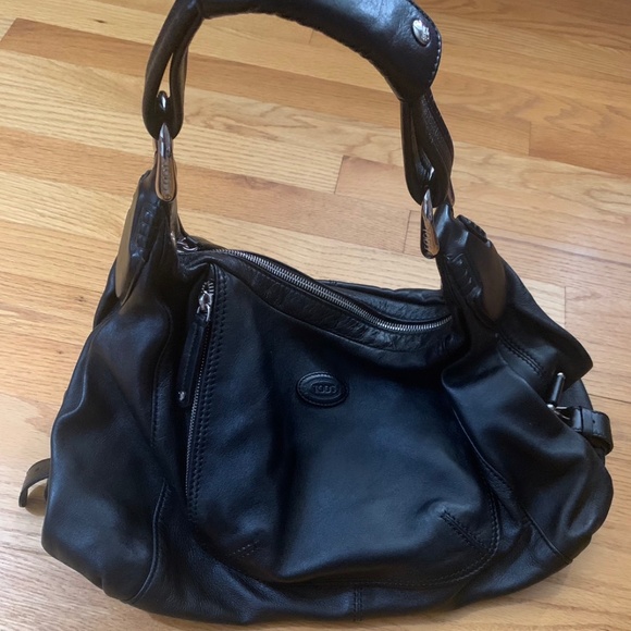 Tod’s black leather shoulder bag - Picture 2 of 8